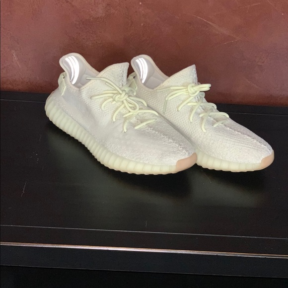 Yeezy shoes almost new!! - Picture 2 of 7
